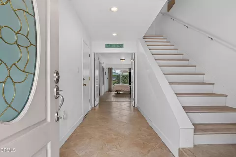 Entry Way - 141 Pasadena Ave, Oxnard, CA 93035 photo 2 of 3