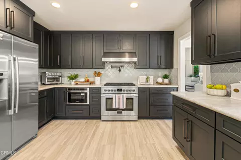 Kitchen - 10539 Chippenham Rd, Santa Rosa Valley, CA 93012 photo 5 of 6