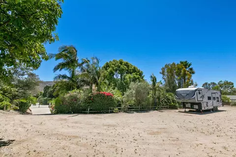 Exterior - 10539 Chippenham Rd, Santa Rosa Valley, CA 93012 photo 14 of 20
