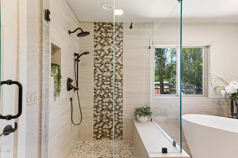 Bath - 10539 Chippenham Rd, Santa Rosa Valley, CA 93012 photo 11 of 12