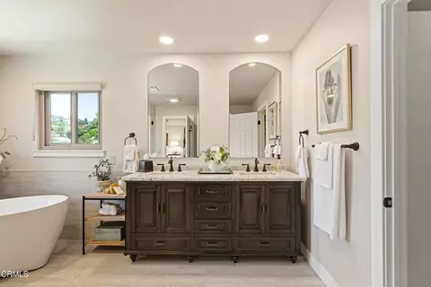 Bath - 10539 Chippenham Rd, Santa Rosa Valley, CA 93012 photo 8 of 12