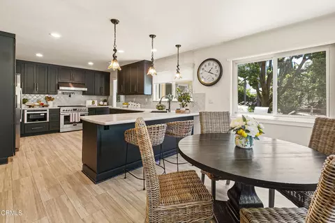 Kitchen - 10539 Chippenham Rd, Santa Rosa Valley, CA 93012 photo 6 of 6