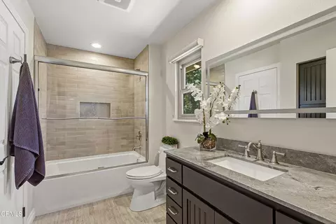 Bath - 10539 Chippenham Rd, Santa Rosa Valley, CA 93012 photo 3 of 12