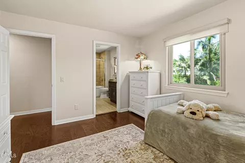 Bedroom - 10539 Chippenham Rd, Santa Rosa Valley, CA 93012 photo 4 of 13
