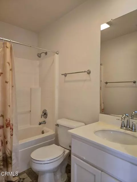 Bath - 709 Corte Valdez, Oxnard, CA 93030 photo 5 of 5
