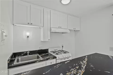 Kitchen - 1920 N H St #134, Oxnard, CA 93036 photo 2 of 4