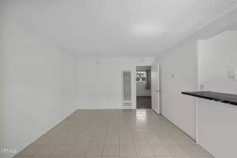 Living - 1920 N H St #134, Oxnard, CA 93036 photo 4 of 4