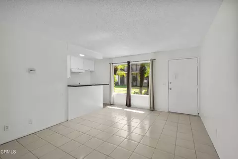 Living - 1920 N H St #134, Oxnard, CA 93036 photo 3 of 4