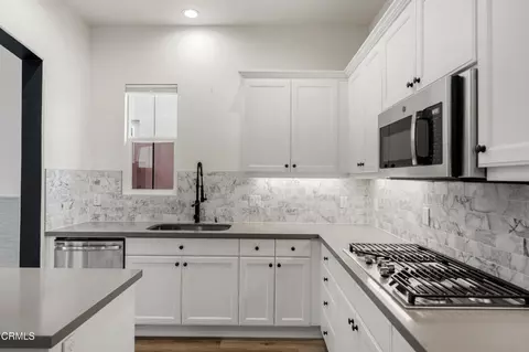 Kitchen - 1625 Range Rd, Oxnard, CA 93036 photo 5 of 6