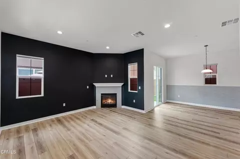 Living - 1625 Range Rd, Oxnard, CA 93036 photo 2 of 4