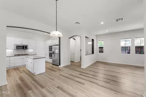 Entry Way - 1625 Range Rd, Oxnard, CA 93036 photo 2 of 4