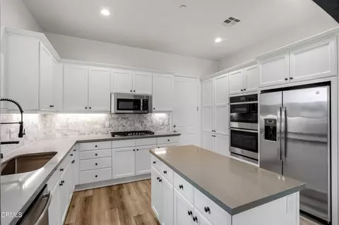 Kitchen - 1625 Range Rd, Oxnard, CA 93036 photo 1 of 6