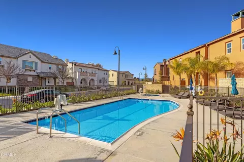 Exterior - 1625 Range Rd, Oxnard, CA 93036 photo 9 of 10