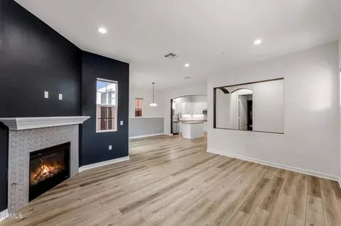 Living - 1625 Range Rd, Oxnard, CA 93036 photo 3 of 4