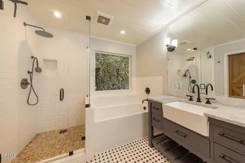 Bath - 115 Valley View Dr, Oak View, CA 93022 photo 1 of 3