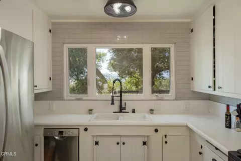 Kitchen - 115 Valley View Dr, Oak View, CA 93022 photo 3 of 3