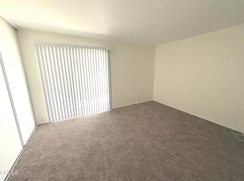 Living - 2304 Miramar Walk, Oxnard, CA 93035 photo 3 of 3