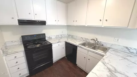 Kitchen - 2304 Miramar Walk, Oxnard, CA 93035 photo 1 of 2