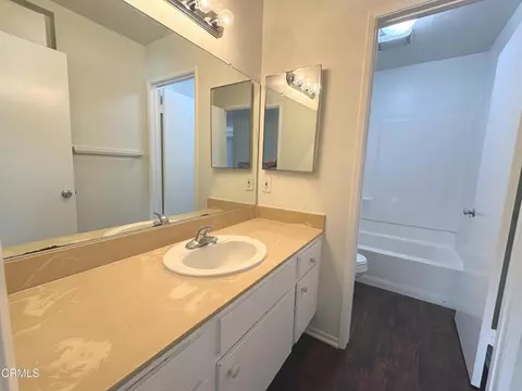Bath - 2304 Miramar Walk, Oxnard, CA 93035 photo 2 of 3