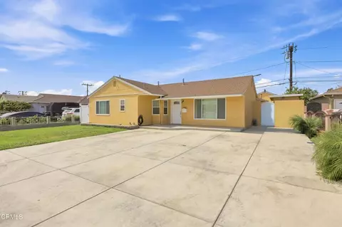 565 E Olive St, Oxnard, CA 93033 photo 2