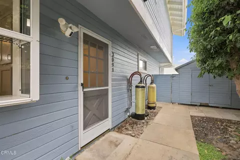Exterior - 3089 Bayshore Ave, Ventura, CA 93001 photo 5 of 13