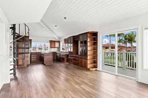Living - 3089 Bayshore Ave, Ventura, CA 93001 photo 1 of 7