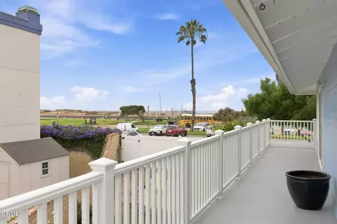 Exterior - 3089 Bayshore Ave, Ventura, CA 93001 photo 4 of 13