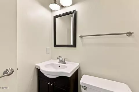 Bath - 3089 Bayshore Ave, Ventura, CA 93001 photo 5 of 5