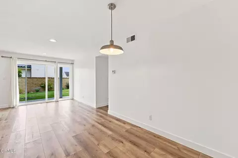 Living - 3089 Bayshore Ave, Ventura, CA 93001 photo 5 of 7