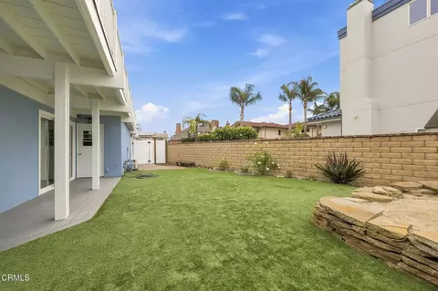 Exterior - 3089 Bayshore Ave, Ventura, CA 93001 photo 9 of 13