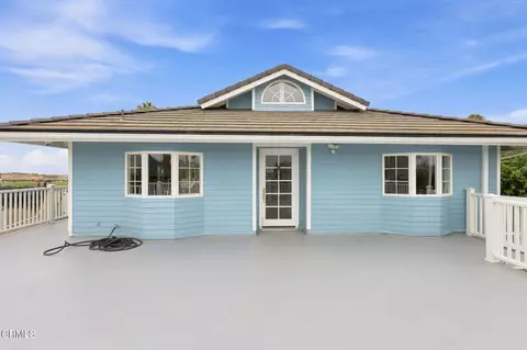 Exterior - 3089 Bayshore Ave, Ventura, CA 93001 photo 3 of 13