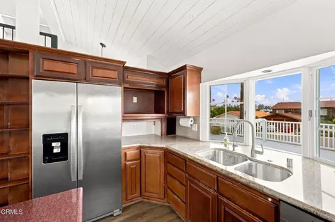 Kitchen - 3089 Bayshore Ave, Ventura, CA 93001 photo 4 of 8