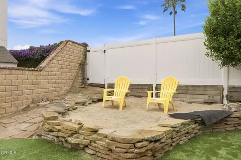Exterior - 3089 Bayshore Ave, Ventura, CA 93001 photo 7 of 13