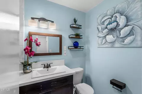 Bath - 1001 Redwood St, Oxnard, CA 93033 photo 1 of 3