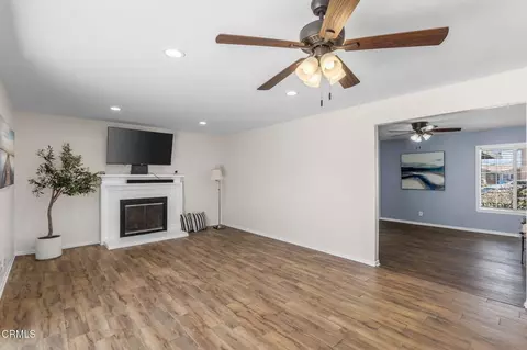 Living - 1001 Redwood St, Oxnard, CA 93033 photo 3 of 4