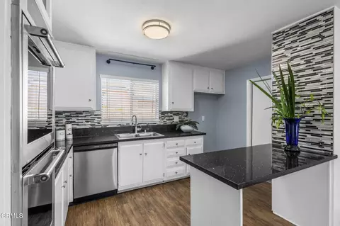 Kitchen - 1001 Redwood St, Oxnard, CA 93033 photo 2 of 3