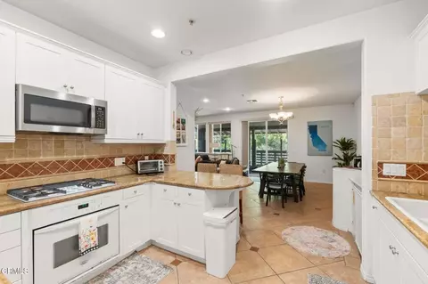 Kitchen - 1518 Windshore Way, Oxnard, CA 93035 photo 2 of 2