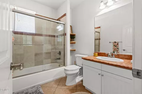 Bath - 1518 Windshore Way, Oxnard, CA 93035 photo 2 of 2