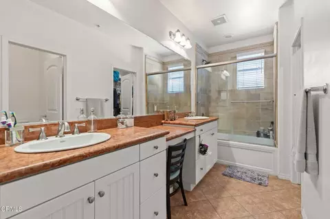Bath - 1518 Windshore Way, Oxnard, CA 93035 photo 1 of 2