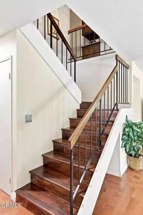 Entry Way - 1935 El Rancho Dr, Camarillo, CA 93010 photo 5 of 7