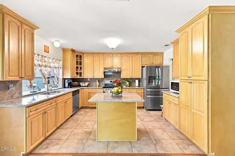 Kitchen - 1935 El Rancho Dr, Camarillo, CA 93010 photo 1 of 5