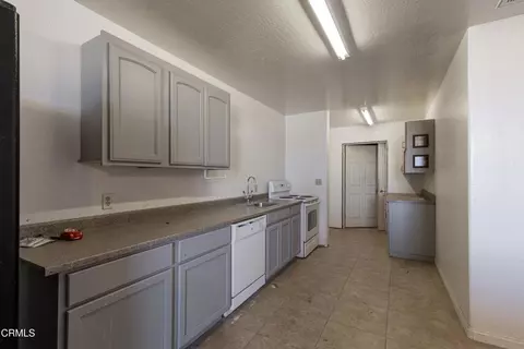 Kitchen - 13111 Eberle, Bakersfield, CA 93313 photo 2 of 2