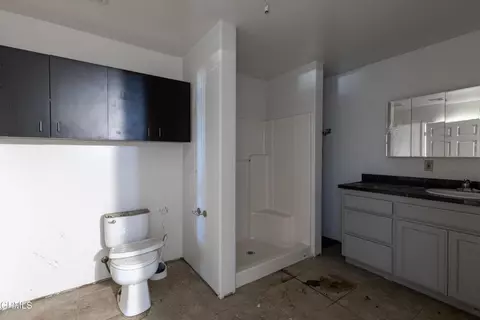Bath - 13111 Eberle, Bakersfield, CA 93313 photo 1 of 1