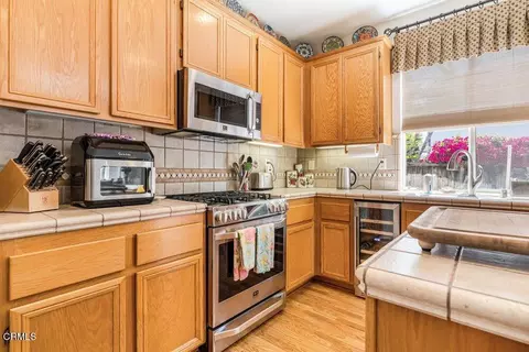 Kitchen - 1154 N Lombard St, Oxnard, CA 93030 photo 3 of 4