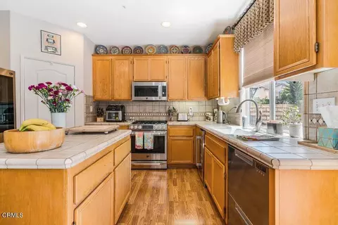 Kitchen - 1154 N Lombard St, Oxnard, CA 93030 photo 2 of 4