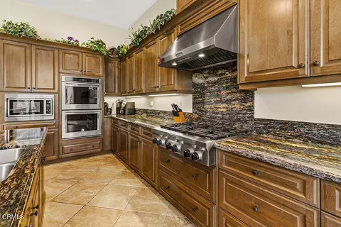 Kitchen - 7274 Hightop St, Moorpark, CA 93021 photo 7 of 8