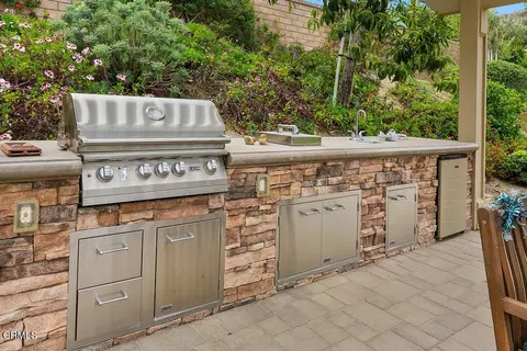 Kitchen - 7274 Hightop St, Moorpark, CA 93021 photo 8 of 8