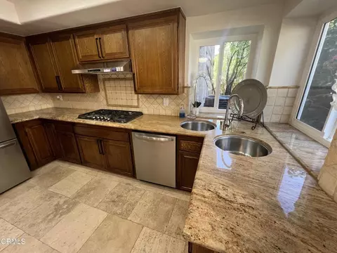 Kitchen - 66 Paseo Esplendido, Camarillo, CA 93010 photo 2 of 3