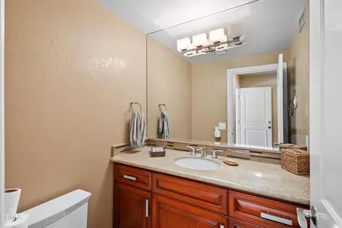 Bath - 2114 Vina Del Mar, Oxnard, CA 93035 photo 6 of 6