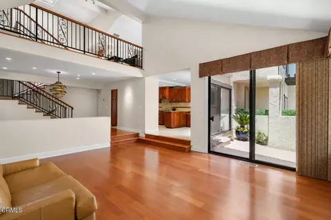 Living - 2114 Vina Del Mar, Oxnard, CA 93035 photo 3 of 4